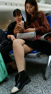 肉色丝袜美眉嘴唇诱惑