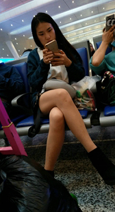 肉色丝袜长发少妇白皙美腿