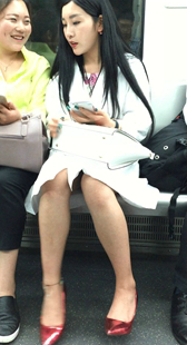 漂亮美腿红高跟极品MM