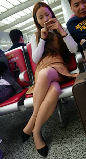 肉色薄丝袜棕色连衣裙美腿美少妇