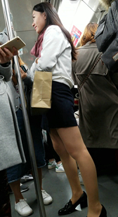 蓝色包臀裙肉色丝袜OL美妇