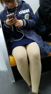 蓝色紧身连衣裙白色丝袜学生