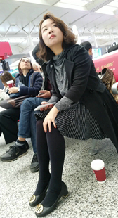 黑色长裙黑色丝袜白肤少妇