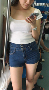 漂亮大波热裤MM印痕很诱惑