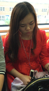 肉色丝袜黑色高跟红衣连衣裙MM