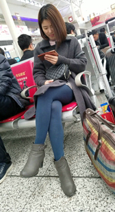 蓝色打底丝袜裤短发少妇极品长腿