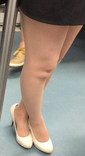 白色高跟肉色丝袜极品美腿少妇