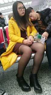 黑色丝袜连衣裙长发美眉