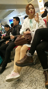 连衣裙肉色丝袜短发妹子