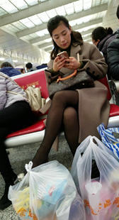 黑色丝袜长腿长发美妇