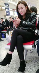 极品黑裤红唇美女