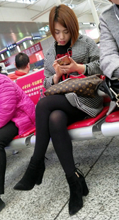 黑色打底丝袜少妇