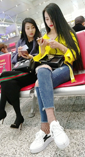 极品蓝色紧身牛仔长发美女