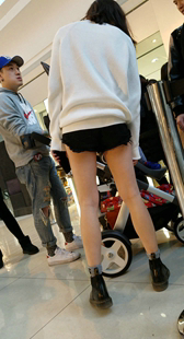 短裤大长腿真是骚