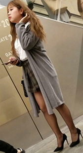 商场黑色丝袜高跟短裙长发美女