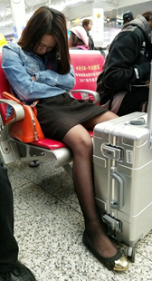 黑色包臀裙黑色丝袜少女