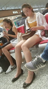 候车室大长腿少妇太性感