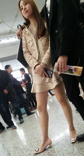 性感短裙美女大长腿