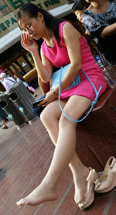 花台粉裙肉丝大妈