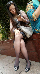 花台黑丝长发少妇