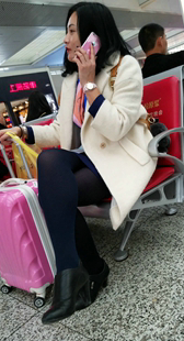 白色毛大衣优美蓝丝