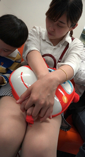 白衣街拍肉丝辣妈