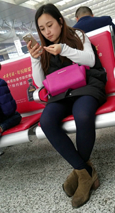 黑色丝袜长发美眉