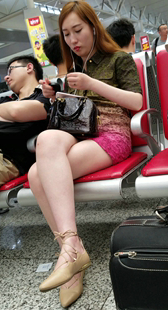 连衣裙美腿金发极品美女