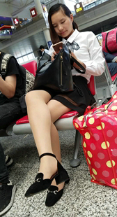 白色校服黑短裙肉丝美眉