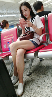 性感长发白色衬衫热裤极品美女