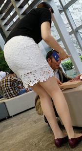 蕾丝包臀短裙少妇