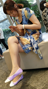 花裙少妇夹这么紧