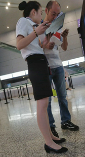 地铁制服短裙工作人员