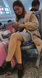 灰色包臀短裙肉丝美眉