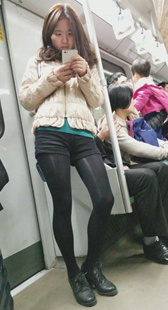 黑色热裤黑丝极品性感长腿美眉