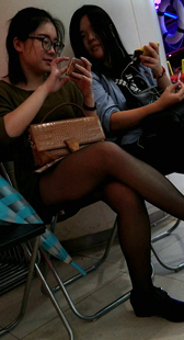 黑色丝袜高跟美腿少妇