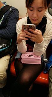 黑色丝袜性感美腿妹子