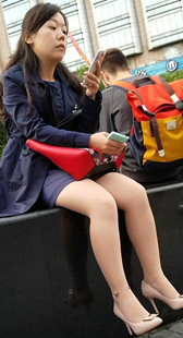 蓝牛长腿美眉和包臀肉丝高跟少妇