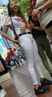 超紧白牛仔金三角少女