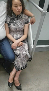 地铁高跟旗袍熟女