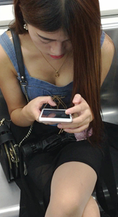 胸器肉丝短裙美女