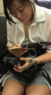 牛仔短裙黑丝袜真性感