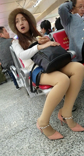 候车室高跟肉丝少女