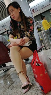 高跟肉丝风韵美女