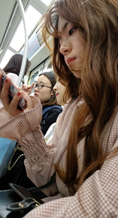 小丰满美女肉色丝袜大腿