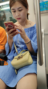 连衣短裙婴儿肥少妇