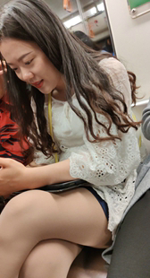 高跟肉色丝袜美腿美少妇