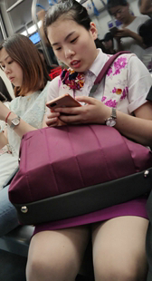 近拍空姐制服美女