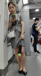 灰色制服OL妹子高跟丝袜美腿