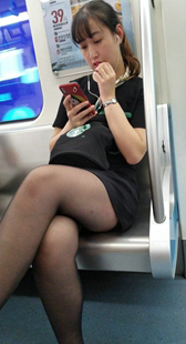 黑色连衣短裙黑丝OL